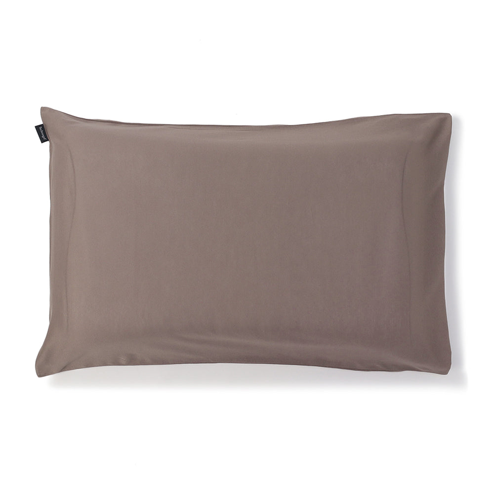 Technogel Sleeping プラチナコットンの専用枕カバーを上から見た画像。ブラウン。